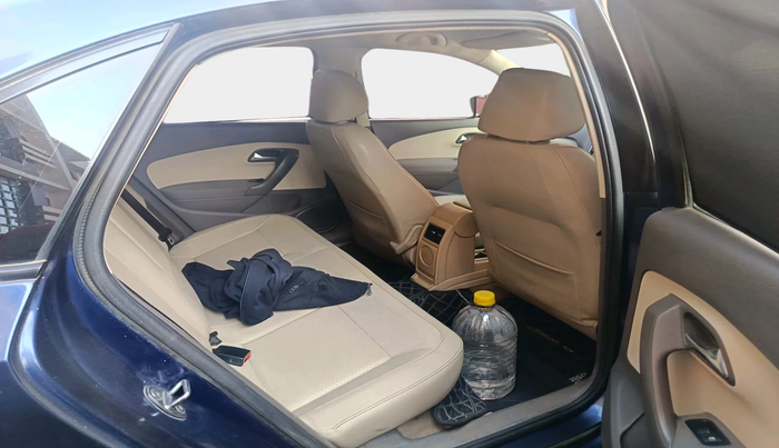 2012 Volkswagen Vento HIGHLINE DIESEL 1.6, Diesel, Manual, 1,38,477 km, interior