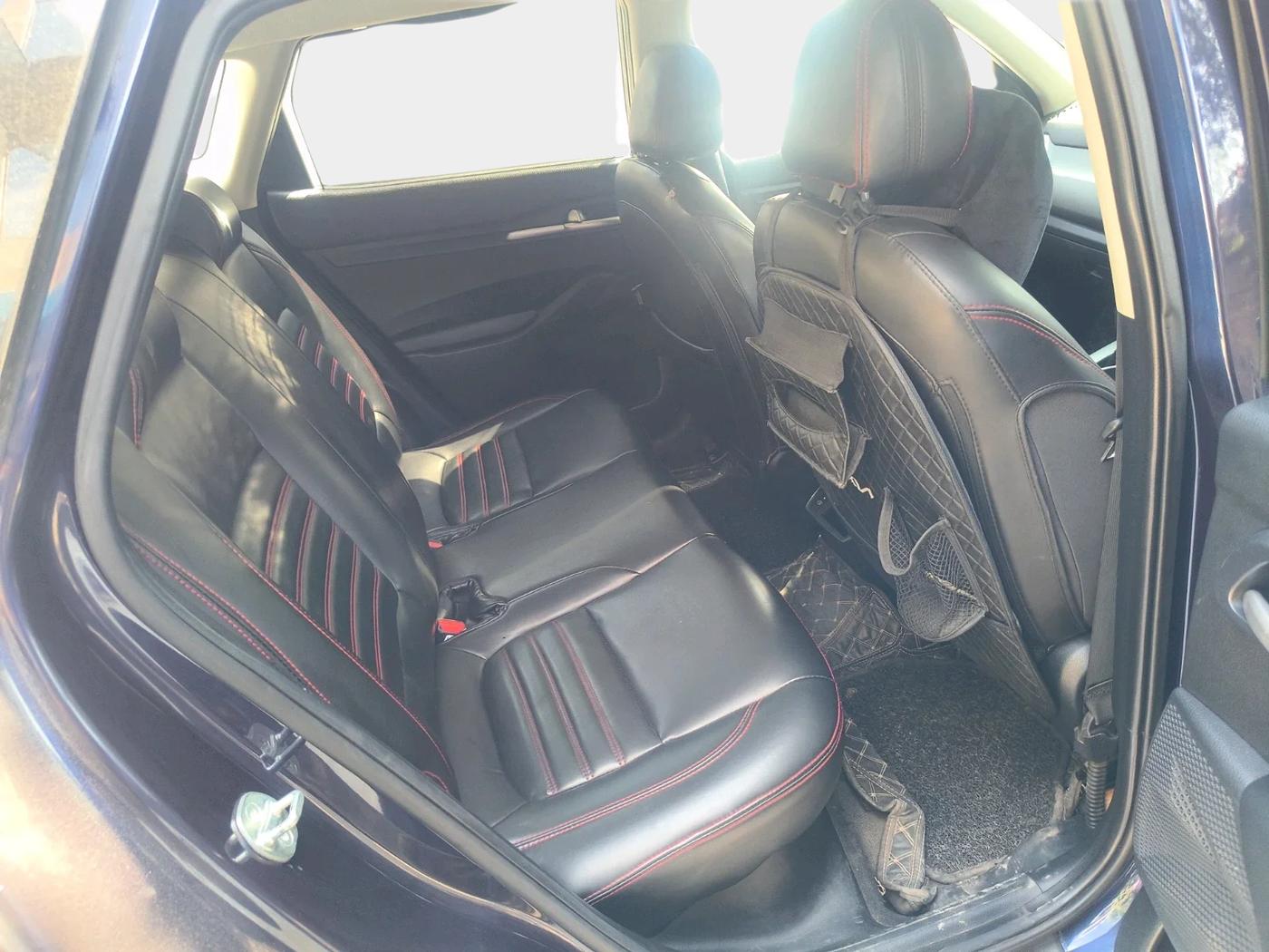 2024 KIA SELTOS  HTE 1.5 PETROL MT, Petrol, Manual, 35,272 km, interior
