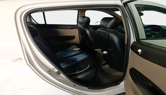 2011 Hyundai i20 SPORTZ 1.2, Petrol, Manual, 98,904 km, interior