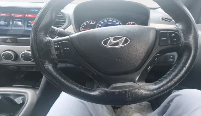 2015 Hyundai Grand i10 SPORTZ 1.1 CRDI, Diesel, Manual, 1,01,931 km, interior