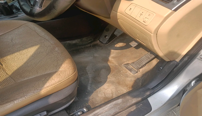 2012 Hyundai New Elantra 1.6 SX MT DIESEL, Diesel, Manual, 1,44,467 km, interior