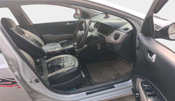 2017 Hyundai Grand i10 SPORTZ U2 1.2 CRDI, Diesel, Manual, 1,02,811 km, interior