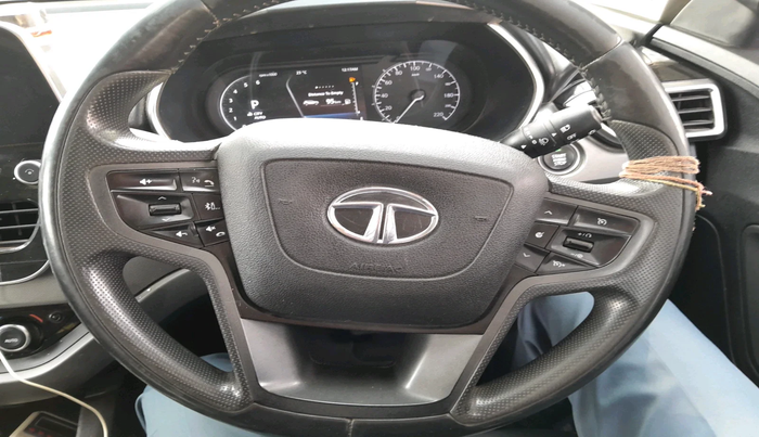 2020 Tata Harrier XZA PLUS 2.0L, Diesel, Automatic, 85,332 km, interior