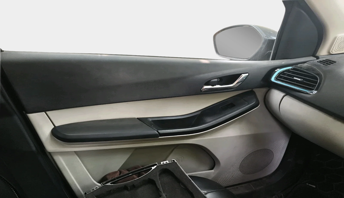 2023 Tata TIAGO EV XZ PLUS TECH LUX LONG RANGE, Electric, Automatic, 95,522 km, interior