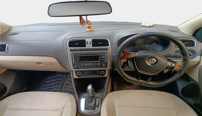 2015 Volkswagen Vento HIGHLINE 1.5 AT, Diesel, Automatic, 1,24,935 km, interior