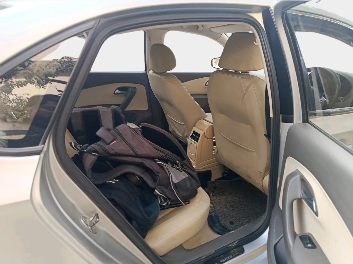 2015 Volkswagen Vento HIGHLINE 1.5 AT, Diesel, Automatic, 1,24,935 km, interior