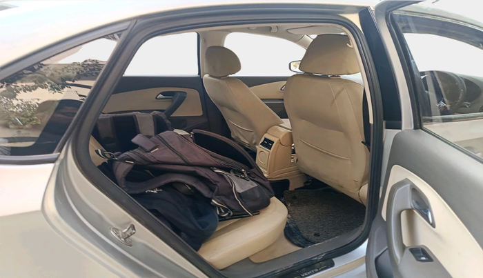 2015 Volkswagen Vento HIGHLINE 1.5 AT, Diesel, Automatic, 1,24,935 km, interior