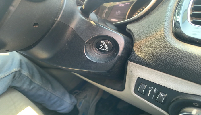 2018 Jeep Compass LIMITED 2.0 DIESEL, Diesel, Manual, 1,28,561 km, interior