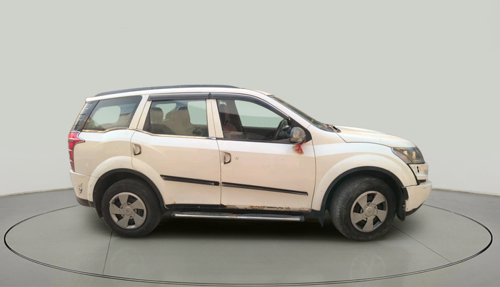 2014 Mahindra XUV500 W6, Diesel, Manual, 1,06,300 km, exterior