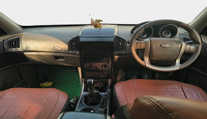 2014 Mahindra XUV500 W6, Diesel, Manual, 1,06,300 km, interior