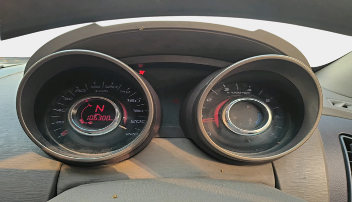 2014 Mahindra XUV500 W6, Diesel, Manual, 1,06,300 km, interior