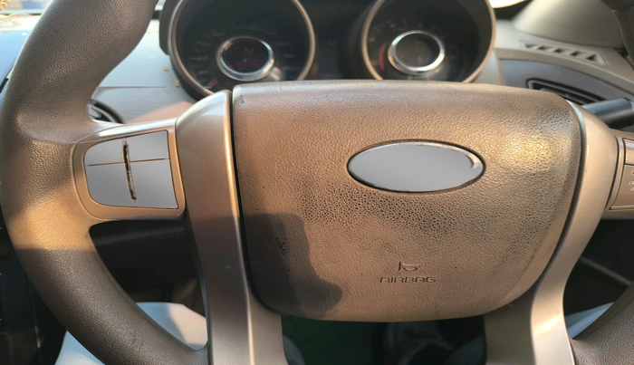 2014 Mahindra XUV500 W6, Diesel, Manual, 1,06,300 km, interior