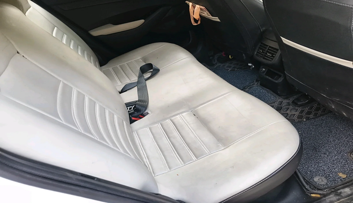 2022 KIA SELTOS HTK PLUS 1.5 IMT, Petrol, Manual, 27,841 km, interior