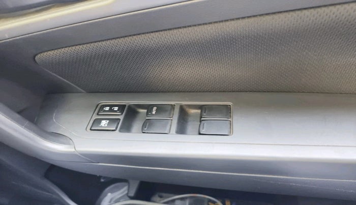 2016 Maruti Vitara Brezza VDI, Diesel, Manual, 1,19,884 km, interior