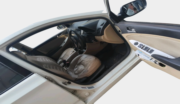 2013 Hyundai Verna FLUIDIC 1.4 CRDI, Diesel, Manual, 1,39,497 km, interior