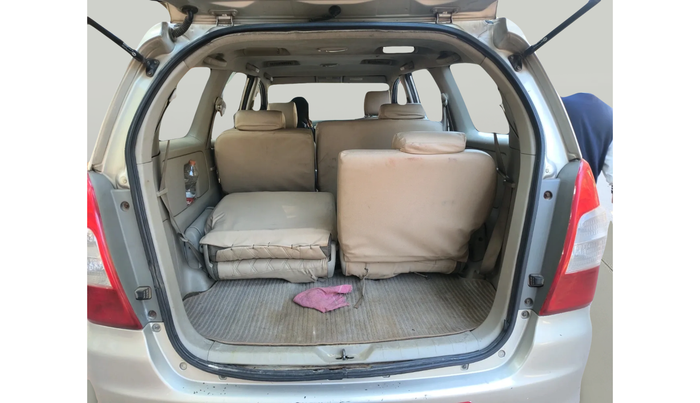 2012 Toyota Innova 2.5 GX 8 STR, Diesel, Manual, 1,92,592 km, exterior