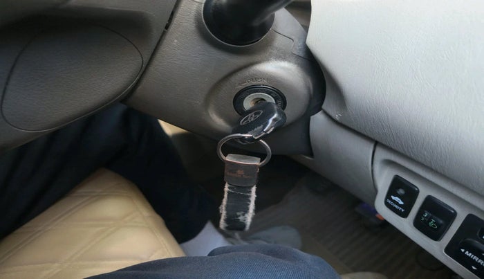 2012 Toyota Innova 2.5 GX 8 STR, Diesel, Manual, 1,92,592 km, interior