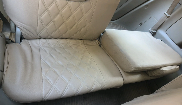 2012 Toyota Innova 2.5 GX 8 STR, Diesel, Manual, 1,92,592 km, interior