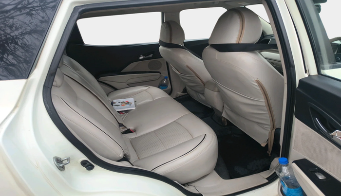 2019 Mahindra XUV300 W8 1.5 DIESEL, Diesel, Manual, 1,11,654 km, interior