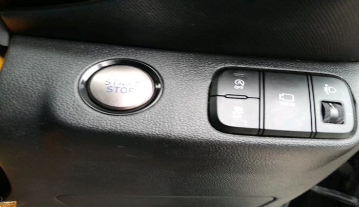 2023 Hyundai VENUE  SX(O) 1.0 Turbo MT Knight Edition, Petrol, Manual, 35,131 km, interior