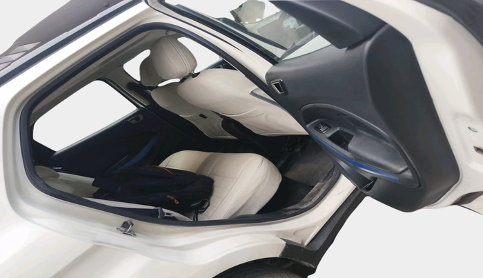 2018 Ford Ecosport TITANIUM 1.5L SIGNATURE EDITION (SUNROOF) DIESEL, Diesel, Manual, 1,01,181 km, interior