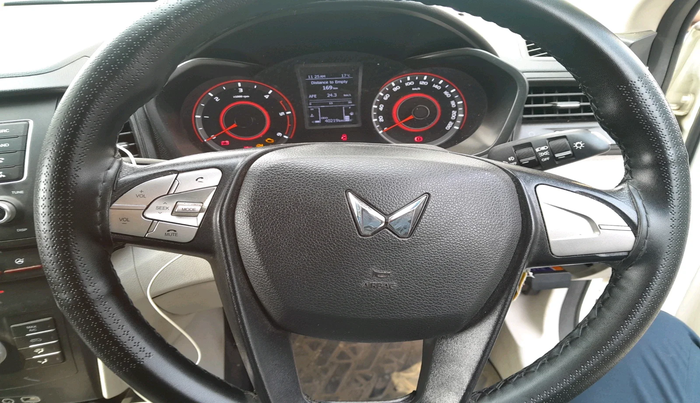2023 Mahindra XUV300 W6 1.5 Diesel, Diesel, Manual, 40,219 km, interior
