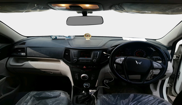 2023 Mahindra XUV300 W6 1.5 Diesel, Diesel, Manual, 40,219 km, interior