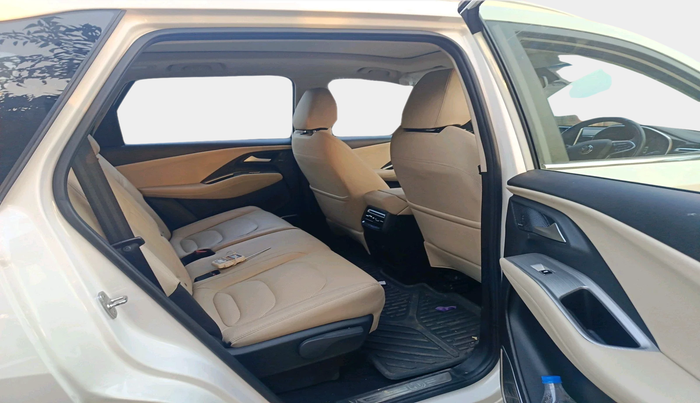 2024 MG HECTOR SHARP PRO 1.5 PETROL TURBO CVT PETROL, Petrol, Automatic, 19,259 km, interior