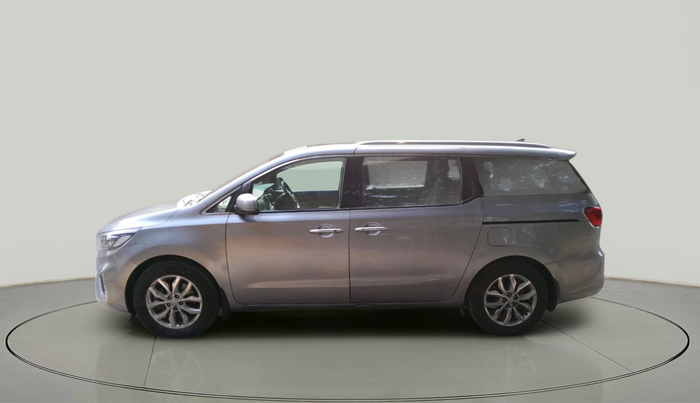 2020 KIA CARNIVAL LIMOUSINE 2.2 7 STR, Diesel, Automatic, 2,52,681 km, exterior