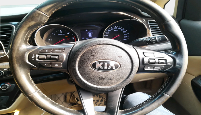 2020 KIA CARNIVAL LIMOUSINE 2.2 7 STR, Diesel, Automatic, 2,52,681 km, interior