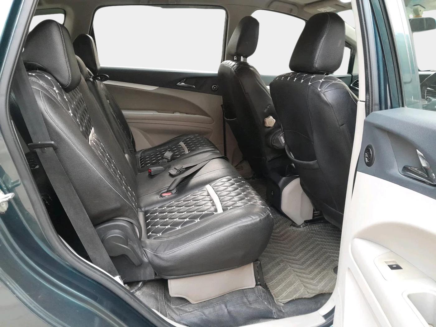 2019 Mahindra MARAZZO M6 8 STR, Diesel, Manual, 1,87,820 km, interior