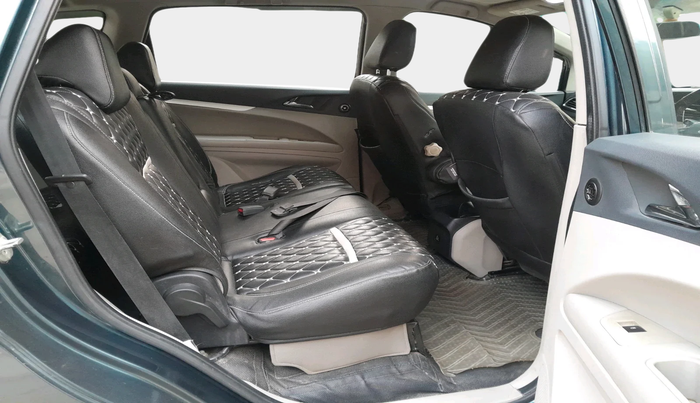 2019 Mahindra MARAZZO M6 8 STR, Diesel, Manual, 1,87,807 km, interior