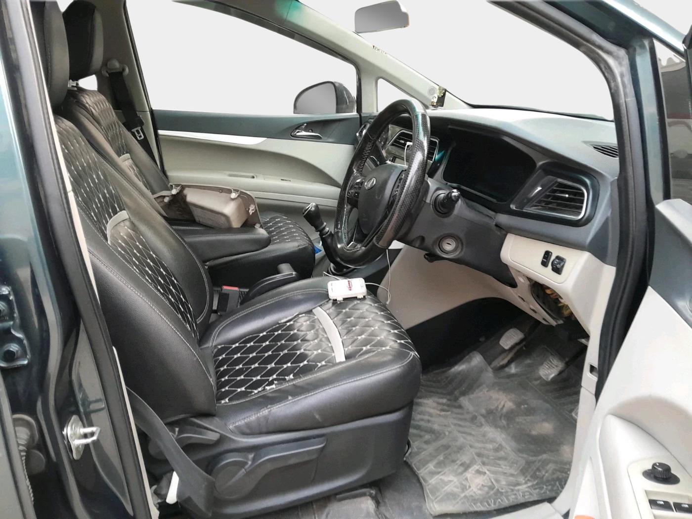 2019 Mahindra MARAZZO M6 8 STR, Diesel, Manual, 1,87,820 km, interior