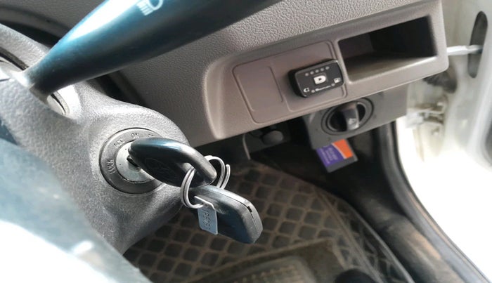 2011 Toyota Etios Liva G, Petrol, Manual, 1,16,930 km, interior