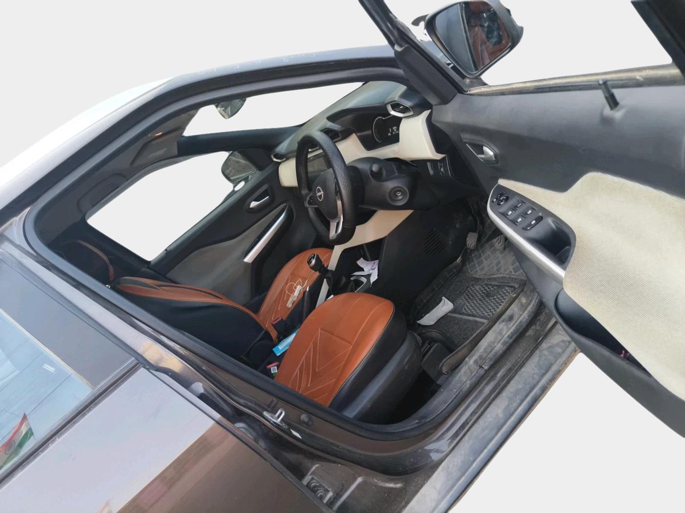 2024 Nissan MAGNITE XL, Petrol, Manual, 15,123 km, interior