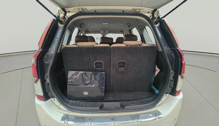 2019 Mahindra XUV500 W7, Diesel, Manual, 1,52,283 km, exterior