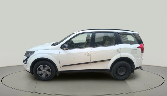 2019 Mahindra XUV500 W7, Diesel, Manual, 1,52,283 km, exterior