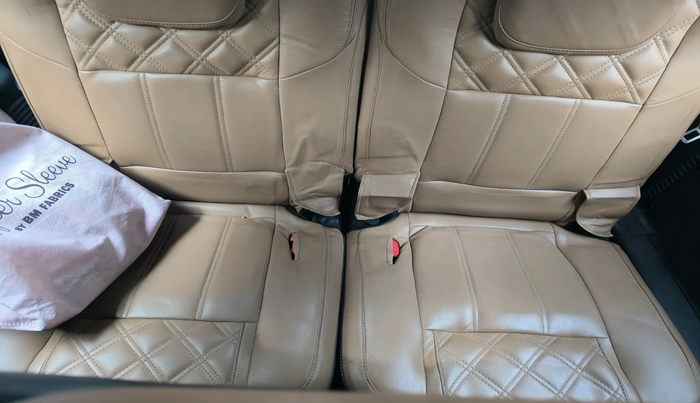 2019 Mahindra XUV500 W7, Diesel, Manual, 1,52,283 km, interior