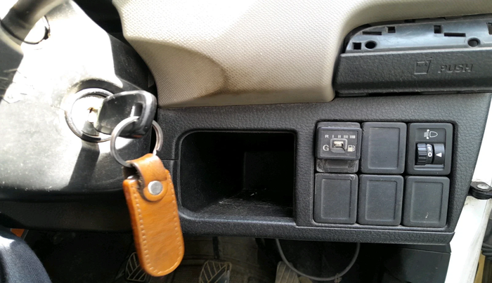 2013 Maruti Wagon R 1.0 LXI, Petrol, Manual, 1,76,791 km, interior