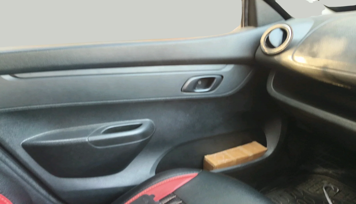 2018 Renault Kwid RXE, Petrol, Manual, 40,927 km, interior