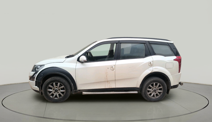 2015 Mahindra XUV500 W8, Diesel, Manual, 1,85,386 km, exterior