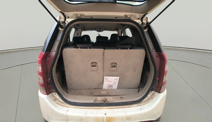 2015 Mahindra XUV500 W8, Diesel, Manual, 1,85,386 km, exterior