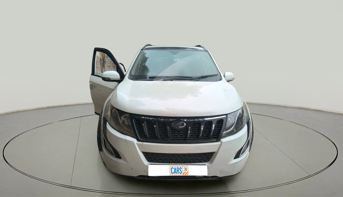 2015 Mahindra XUV500 W8, Diesel, Manual, 1,85,386 km, exterior