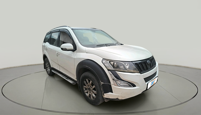 2015 Mahindra XUV500 W8, Diesel, Manual, 1,85,386 km, exterior