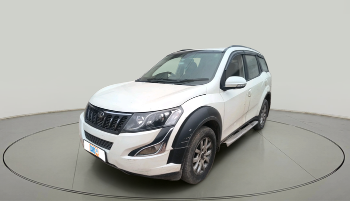 2015 Mahindra XUV500 W8, Diesel, Manual, 1,85,386 km, exterior