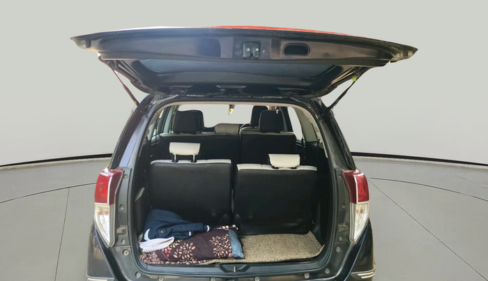 2021 Toyota Innova Crysta 2.4 VX 8 STR, Diesel, Manual, 1,13,526 km, exterior