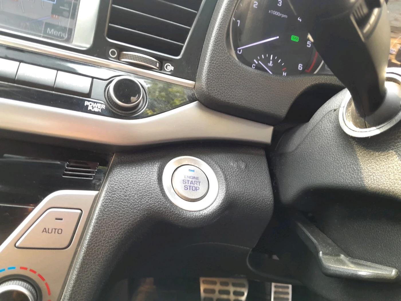 2018 Hyundai New Elantra 1.6 SX (O) AT DIESEL, Diesel, Automatic, 1,25,406 km, interior