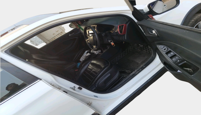 2019 Hyundai i20 Active 1.2 S, Petrol, Manual, 61,467 km, interior