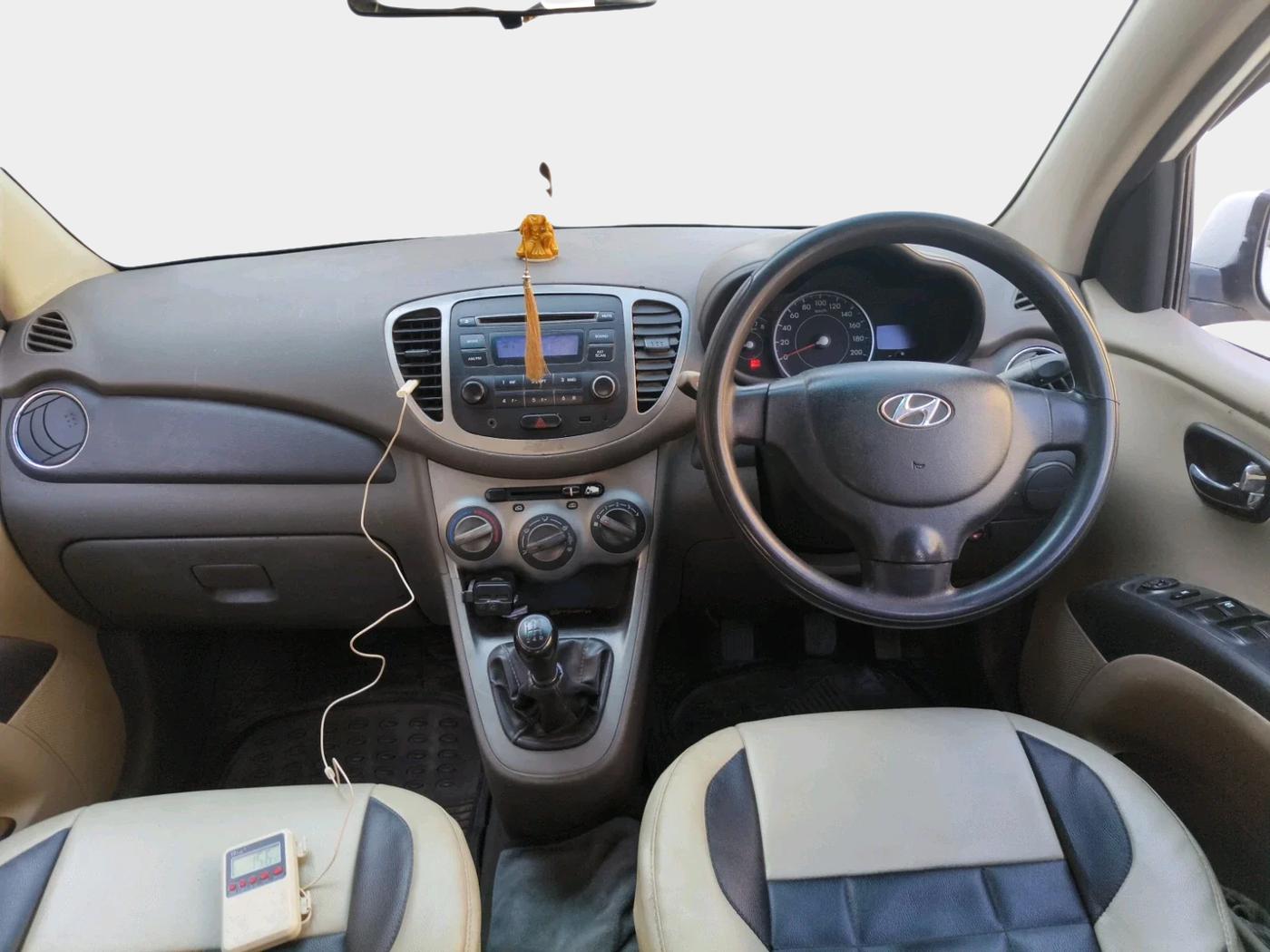 2011 Hyundai i10 MAGNA 1.2, Petrol, Manual, 51,922 km, interior