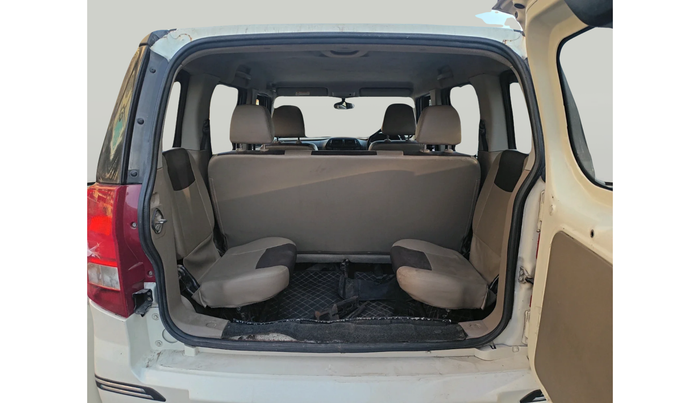 2018 Mahindra TUV300 T4 PLUS, Diesel, Manual, 1,20,160 km, exterior